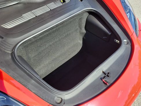 Certified 2024 Porsche 718 Cayman RWD image 17