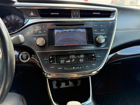 Used 2014 Toyota Avalon XLE image 18
