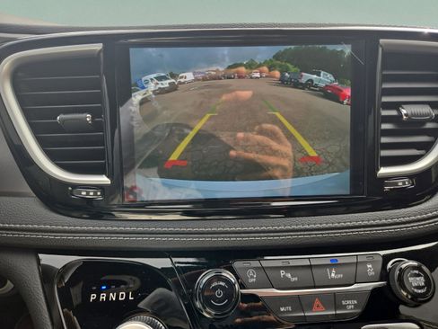 New 2026 Chrysler Pacifica Select image 35