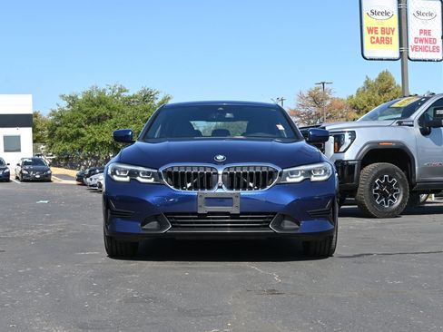 Used 2020 BMW 330i xDrive Sedan AWD/4WD image 2