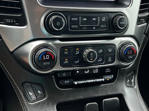 Used 2019 Chevrolet Suburban LT image 15