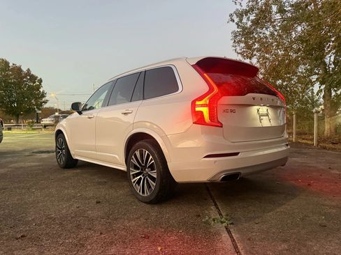 Used 2020 Volvo XC90 T6 Momentum image 7