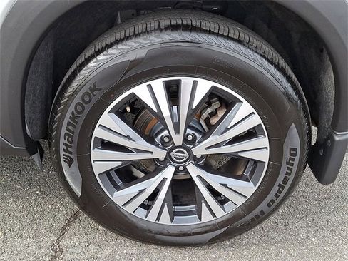 Used 2021 Nissan Rogue SV image 8