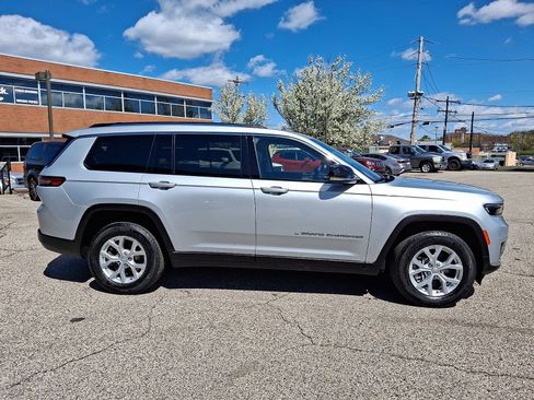Used 2023 Jeep Grand Cherokee L Limited image 7