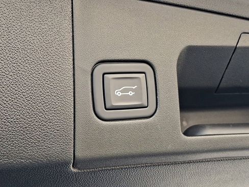 Certified 2024 Cadillac XT5 Premium Luxury w/ LPO, Floor Liner Package image 32