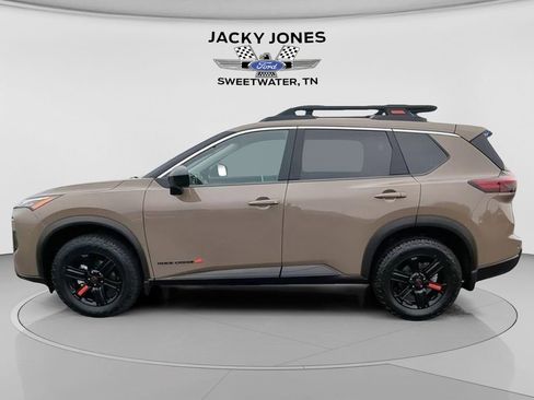 Used 2025 Nissan Rogue SV image 5