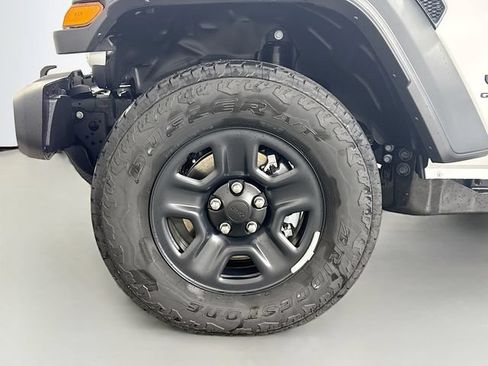 New 2026 Jeep Gladiator Sport AWD/4WD image 31