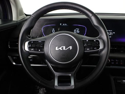 Used 2025 Kia Sportage EX FWD image 25