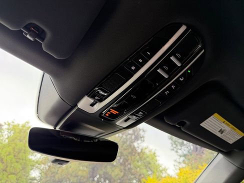 Used 2023 Porsche Panamera Platinum Edition image 28