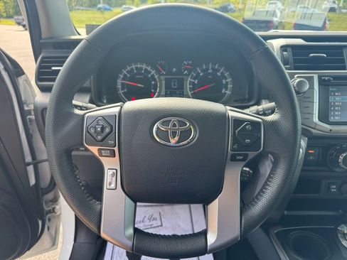 Used 2019 Toyota 4Runner SR5 AWD/4WD image 15