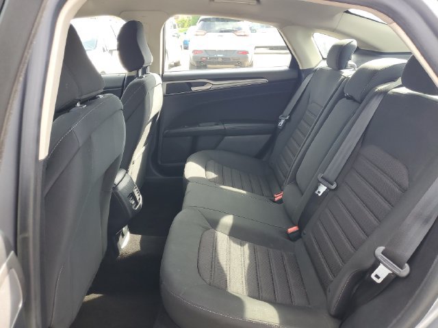 Used 2020 Ford Fusion SE FWD image 26