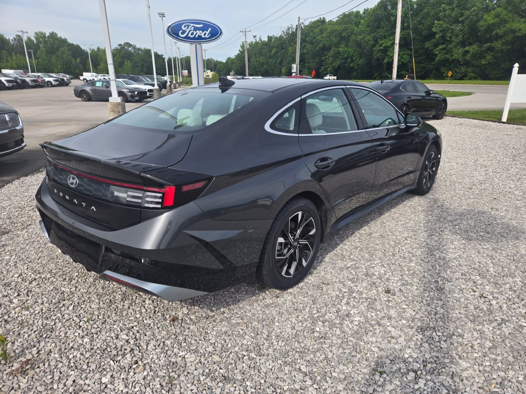 Used 2024 Hyundai Sonata SEL FWD image 4