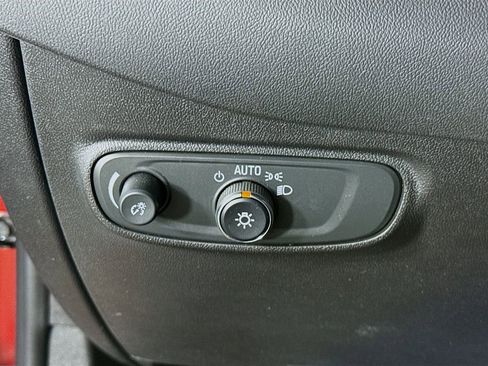 Used 2024 Chevrolet Equinox LT FWD image 18