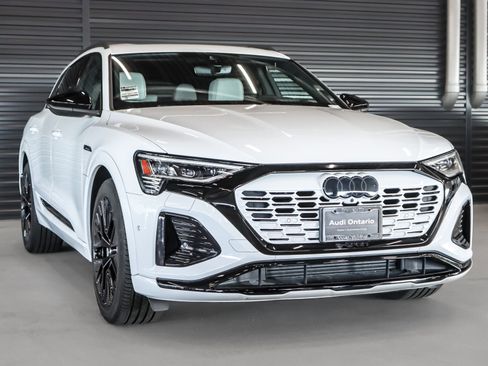 Used 2024 Audi Q8 e-tron Prestige w/ Prestige Package image 10