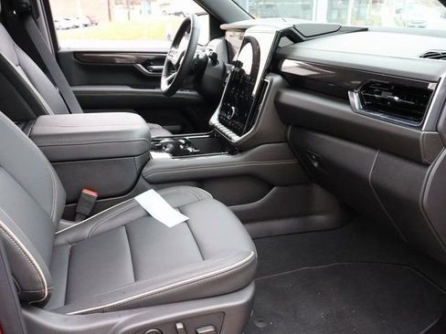 New 2026 GMC Yukon Elevation AWD/4WD image 7