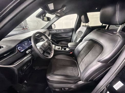 Used 2021 Jeep Grand Cherokee L Laredo image 13