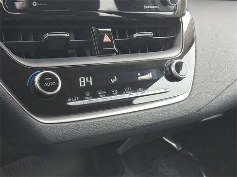 Used 2021 Toyota Corolla LE w/ Carpet Mat Package (TMS) image 16