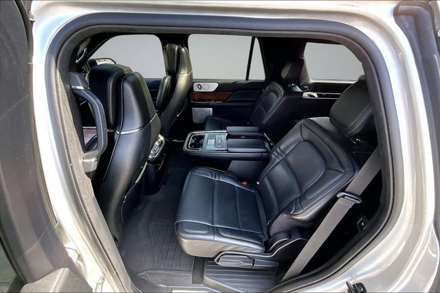 Used 2019 Lincoln Navigator Reserve AWD/4WD image 22