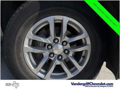 Used 2024 Chevrolet Suburban LT RWD image 10