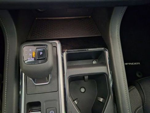 Used 2025 Nissan Pathfinder SV FWD image 13