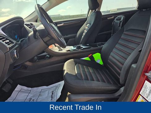 Used 2016 Ford Fusion SE w/ Equipment Group 201A FWD image 9