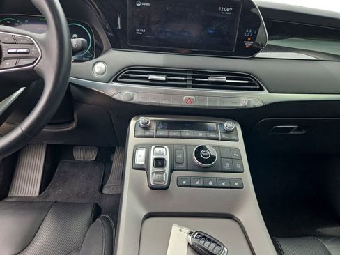 Used 2022 Hyundai Palisade Limited FWD image 11