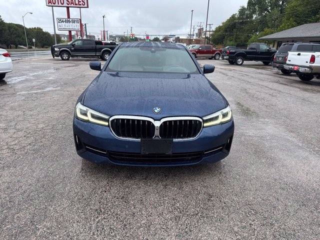 Used 2021 BMW 530i w/ Premium Package RWD image 2