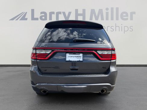 Used 2023 Dodge Durango R/T w/ Blacktop Package AWD/4WD image 4