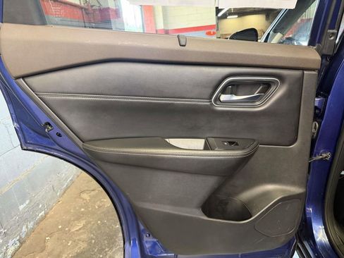 Used 2021 Nissan Rogue SV w/ Premium Package AWD/4WD image 14
