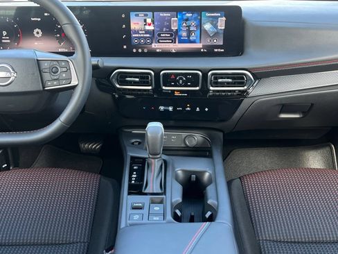 Certified 2026 Nissan Sentra SR w/ Floor Mat Package FWD image 3