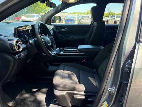 Used 2025 Chevrolet Equinox LT FWD image 27