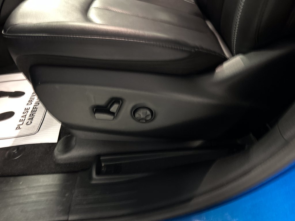 Used 2026 Chrysler Pacifica Select FWD image 13