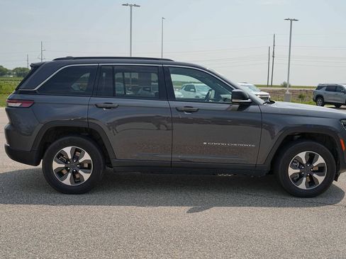 Used 2024 Jeep Grand Cherokee Limited 4xe AWD/4WD image 5