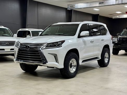 Used 2016 Lexus LX 570 4WD w/ Luxury Package image 9