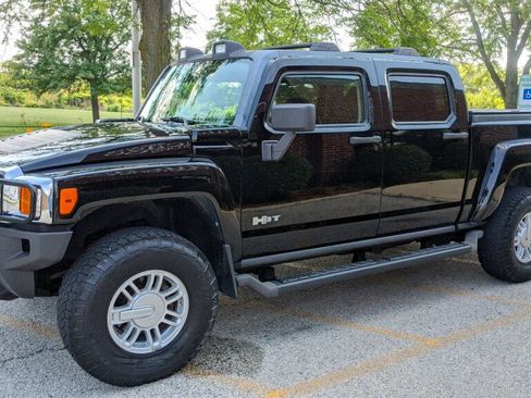 Used 2010 HUMMER H3T image 3