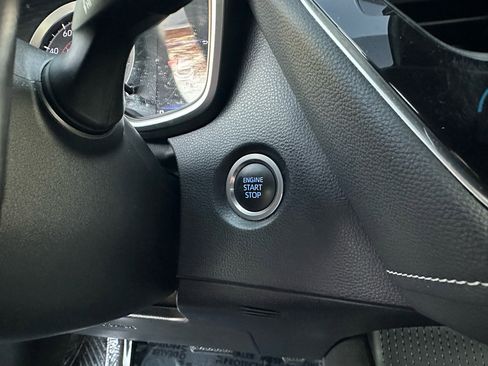 Used 2022 Toyota Corolla SE image 39