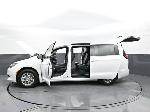 New 2025 Chrysler Voyager LX image 62