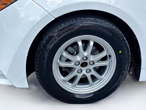 Used 2022 Toyota Corolla LE FWD image 29