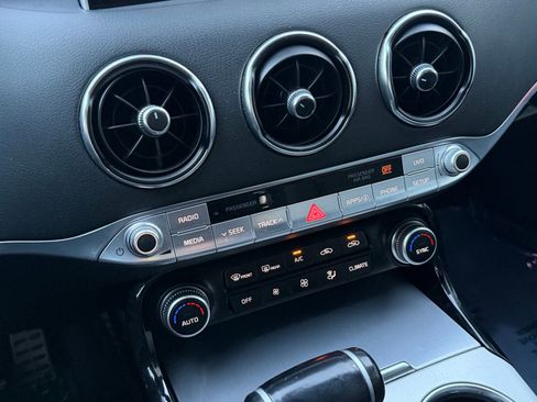 Used 2021 Kia Stinger GT image 39