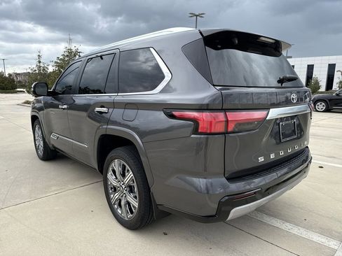 Used 2025 Toyota Sequoia Capstone image 10