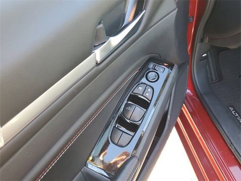 Certified 2023 Nissan Altima 2.5 SR w/ SR Premium Package image 16