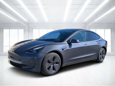 Used 2023 Tesla Model 3 Standard Range image 7