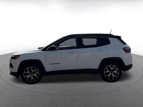 Used 2025 Jeep Compass Limited AWD/4WD image 14