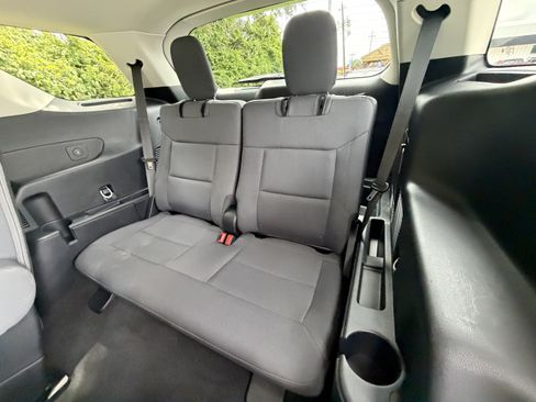 Used 2025 Ford Explorer Active RWD image 17