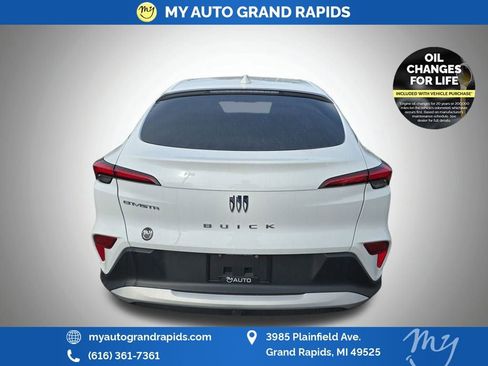 Used 2024 Buick Envista Preferred w/ Convenience II Package image 7