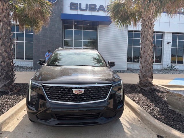 Used 2025 Cadillac XT4 Premium Luxury FWD image 2