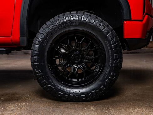 Used 2025 GMC Sierra 1500 Elevation image 12