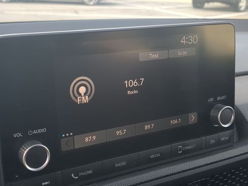 Used 2023 Honda CR-V EX image 23