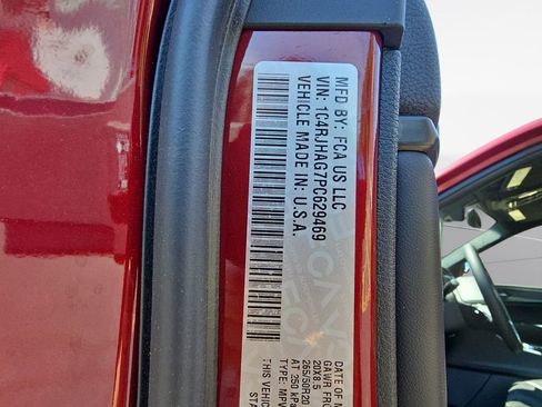 Certified 2023 Jeep Grand Cherokee Altitude AWD/4WD image 35