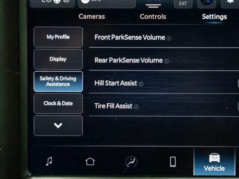 Used 2022 RAM 3500 Laramie AWD/4WD image 18